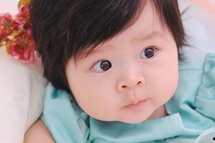 大眼睛婴儿生活照,大眼睛宝宝萌态生活瞬间