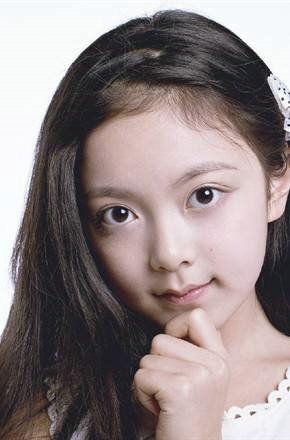 张艺菲个人资料,光影交织下的璀璨星途