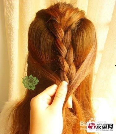 马尾麻花辫图片,复古时尚的潮流演绎