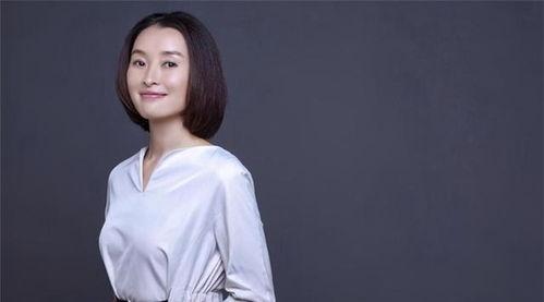 演员吕卓然生活照,镜头之外的生活风采