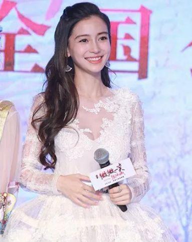 杨颖刘海照片,清新甜美，演绎时尚新风尚